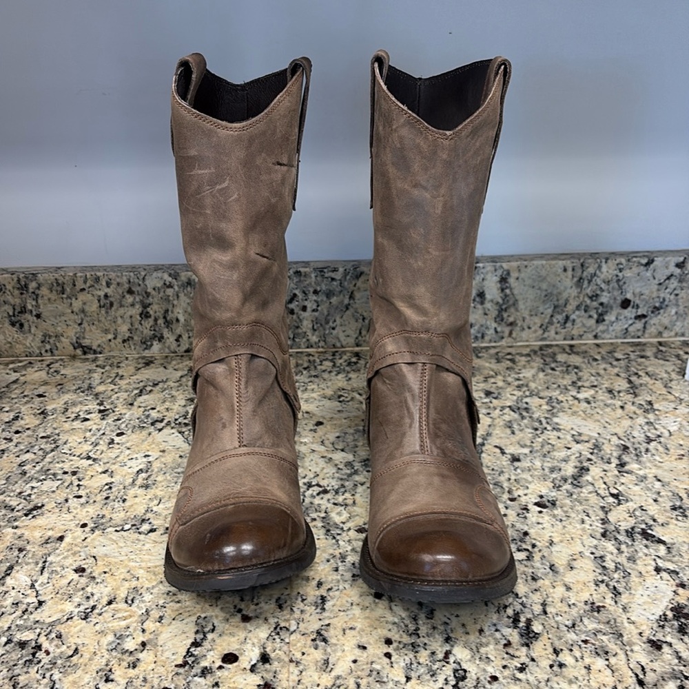 Suede men’s 11.5 boots brand new never been worn